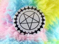 przypinka kuroshitsuji pentagram