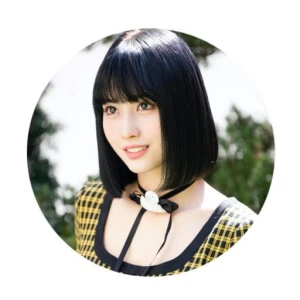Przypinka Twice Momo